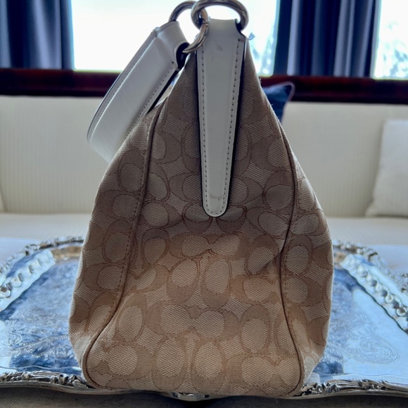 Coach monogram fabric hobo purse - Picture 3 of 9